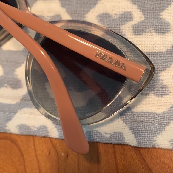 Prada sunglasses - Picture 8 of 12